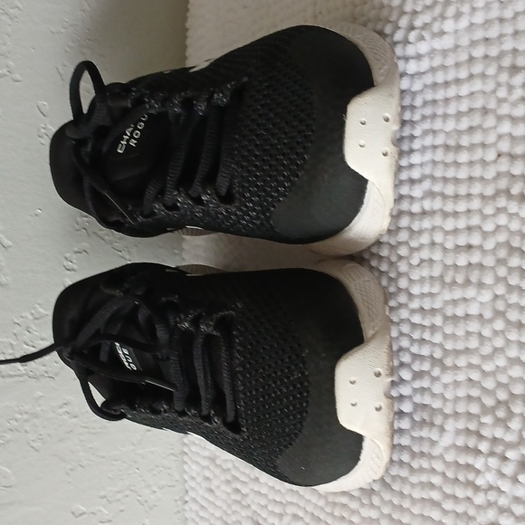 Under Armour Charged Rogue 2.5 Athletic Sneakers - Picture 6 of 13